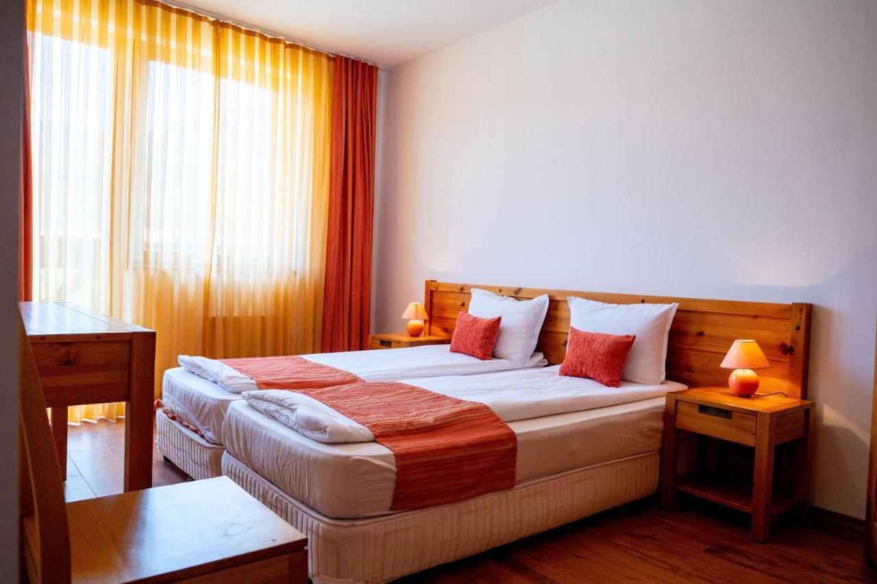 Two Bedroom Apartments In Murphys Lodge Bansko Exterior photo